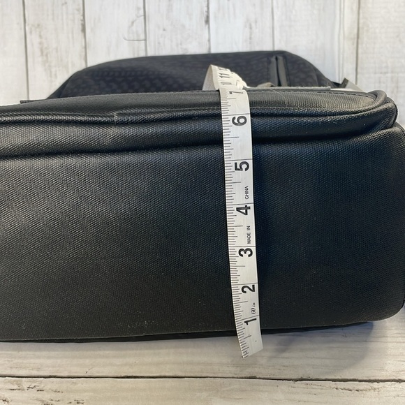 HEX Kindred SIgnal Unisex Black and Charcoal Backpack - Picture 8 of 13